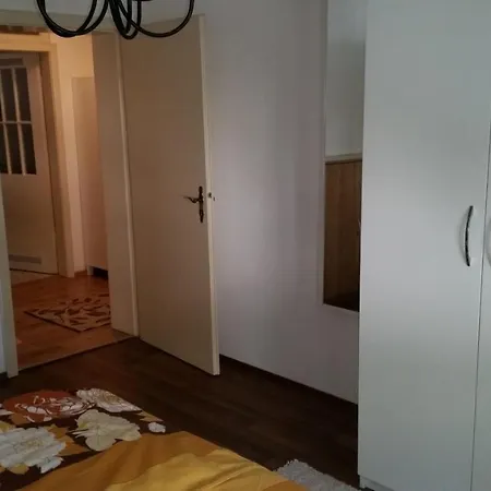 Nr 5 Apartment *